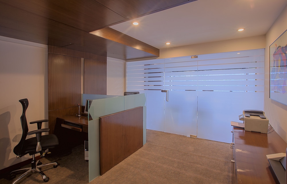 Oakwood Residence Naylor Road Pune — photo 6